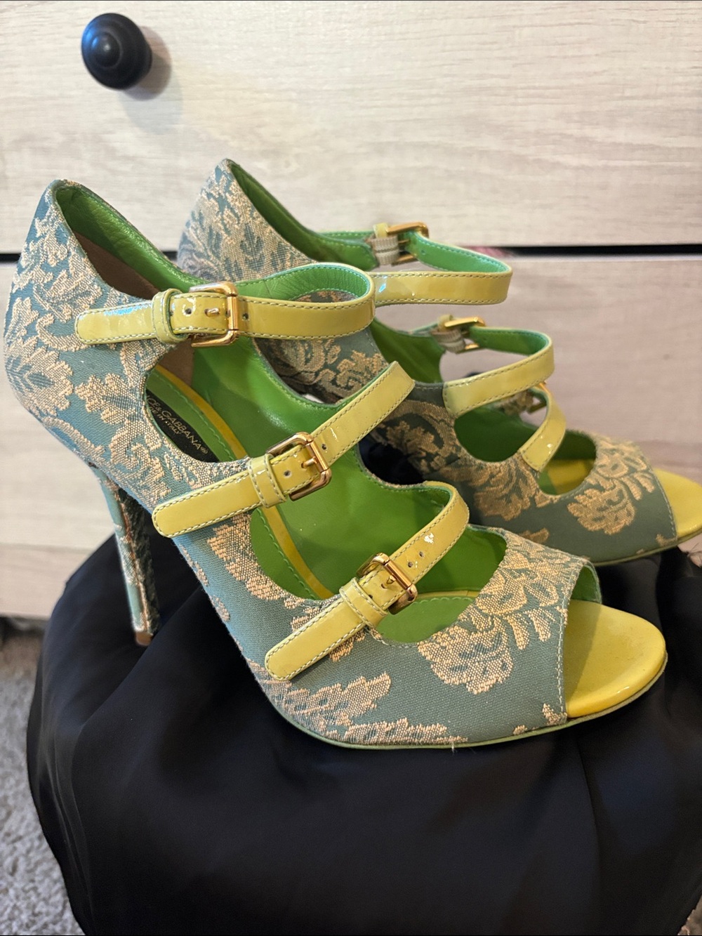 Dolce Gabbana Green Brocade Embroidered Mary Jane Heels with Lime Straps - Picture 3 of 5